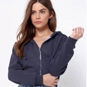 Brandy Melville (blue cropped hoodie)